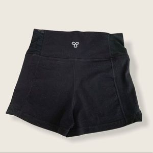 Aritizia TNA shorts